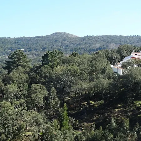Hospedaria Descansa Pernas 3* 몬시크